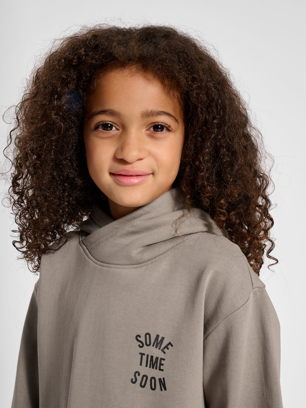 stsAMANDA DRESS, ROASTED CASHEW, model