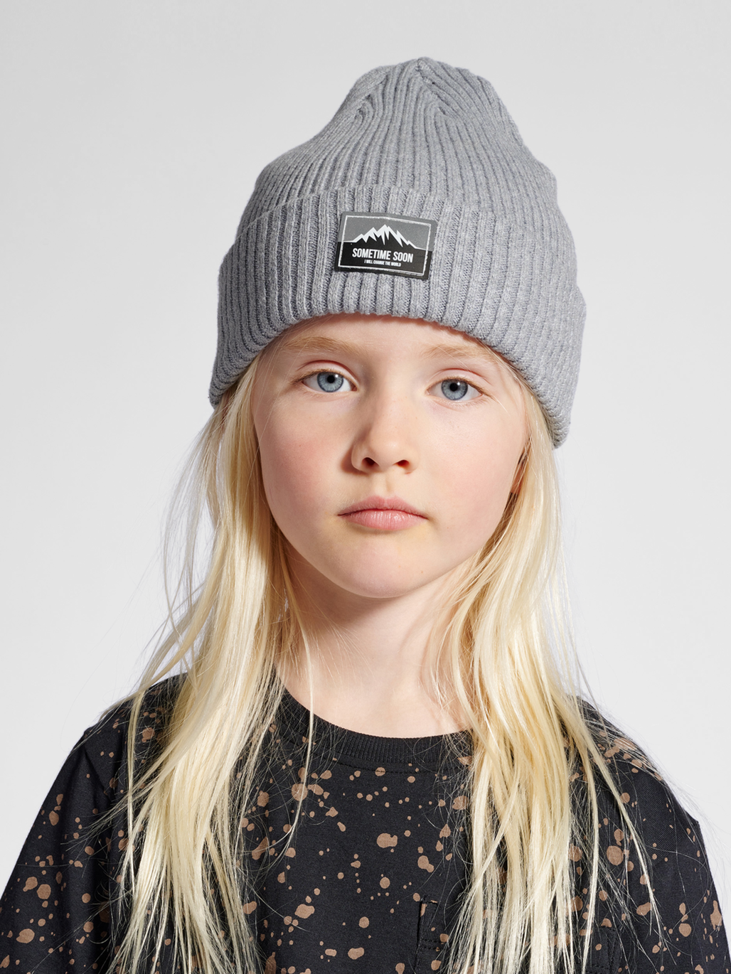 stsNORTH BEANIE, LIGHT GREY MELANGE, model